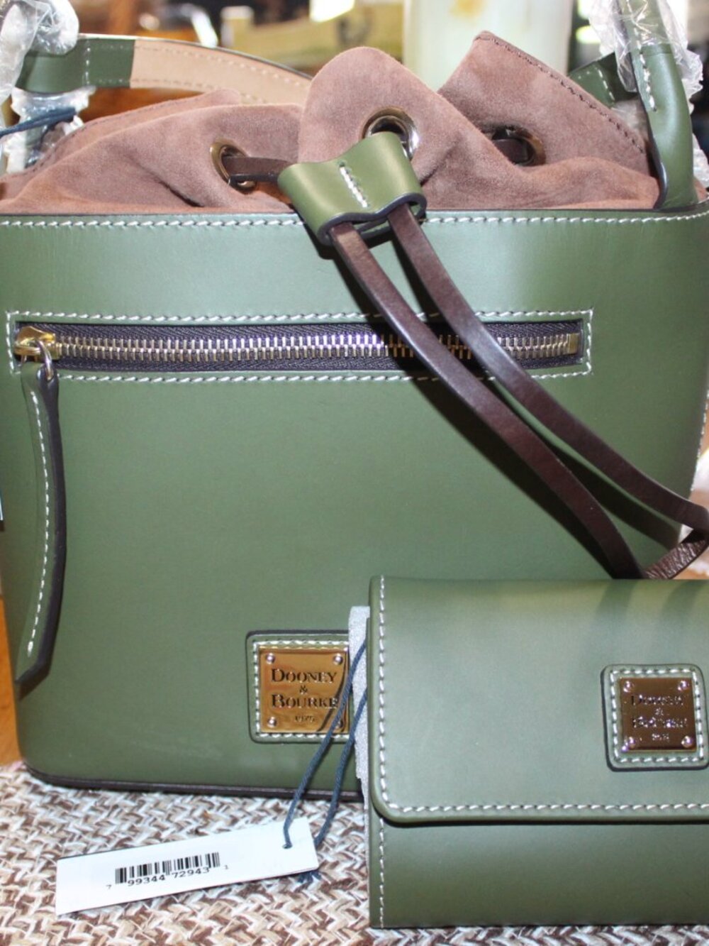 NWT Dooney & Bourke crossbody and wallet set STUNNING!! - Picture 13 of 13